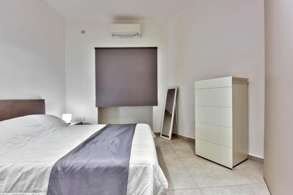 Modern 3 Bed & 2 Bth Apt Sliema Exteriör bild
